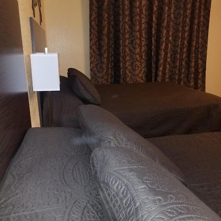 Frontier Lodge 랜더 외부 사진