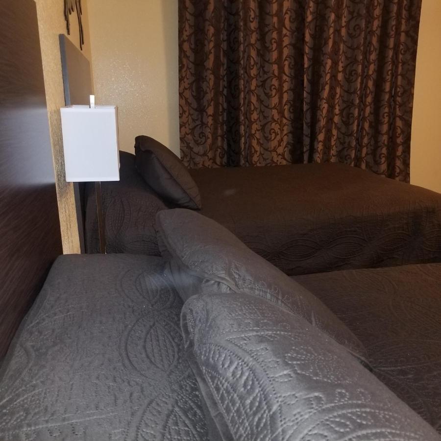Frontier Lodge 랜더 외부 사진